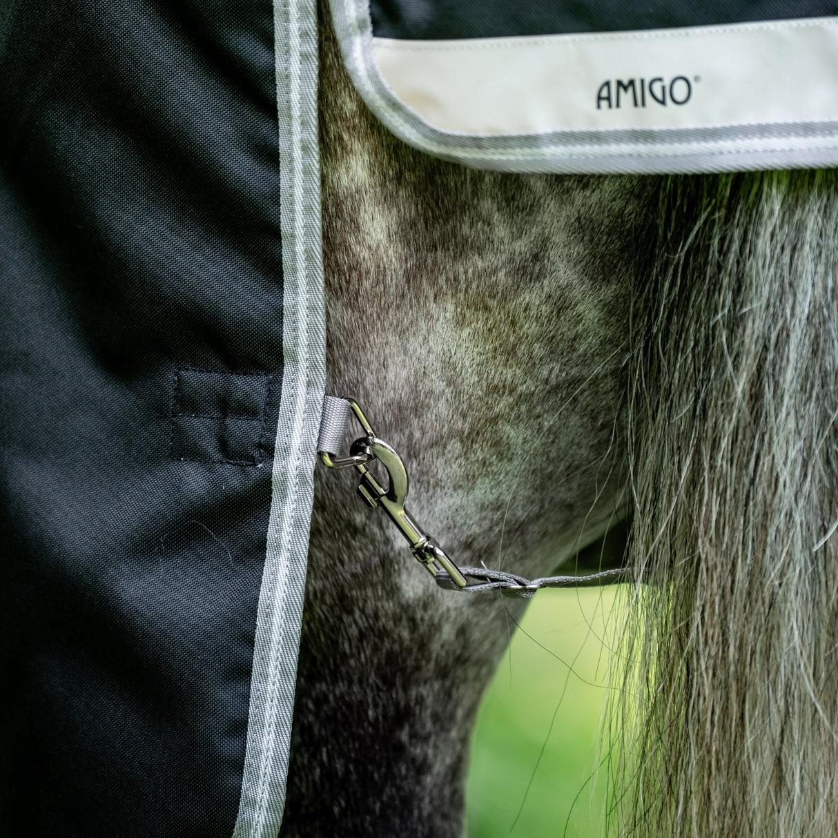 Horseware Ireland Amigo Bravo 12 Plus 400g Heavy Turnout Rug #colour_black-titanium-grey-silver